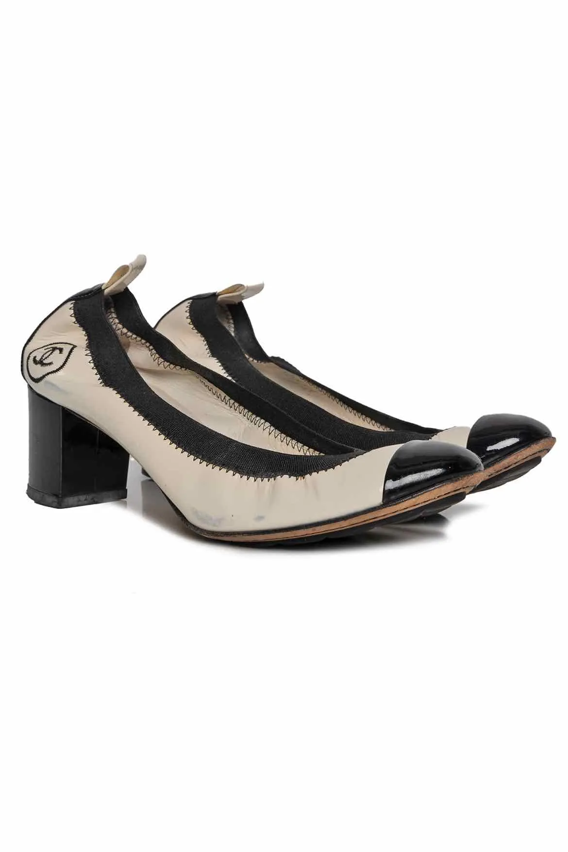 Chanel Size 35 Pumps