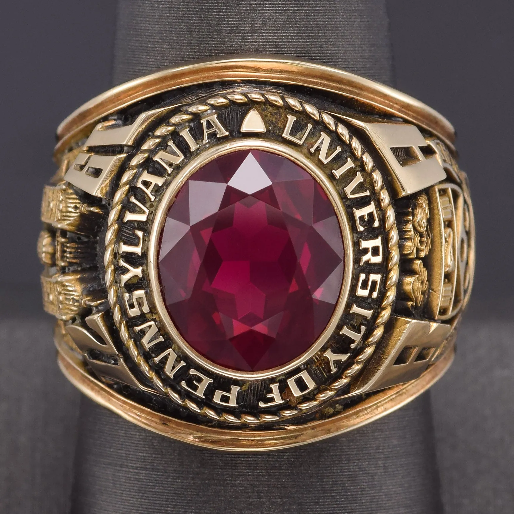 Jostens Vintage 10K Gold Lab Ruby University of Pennsylvania 1971 Class Ring