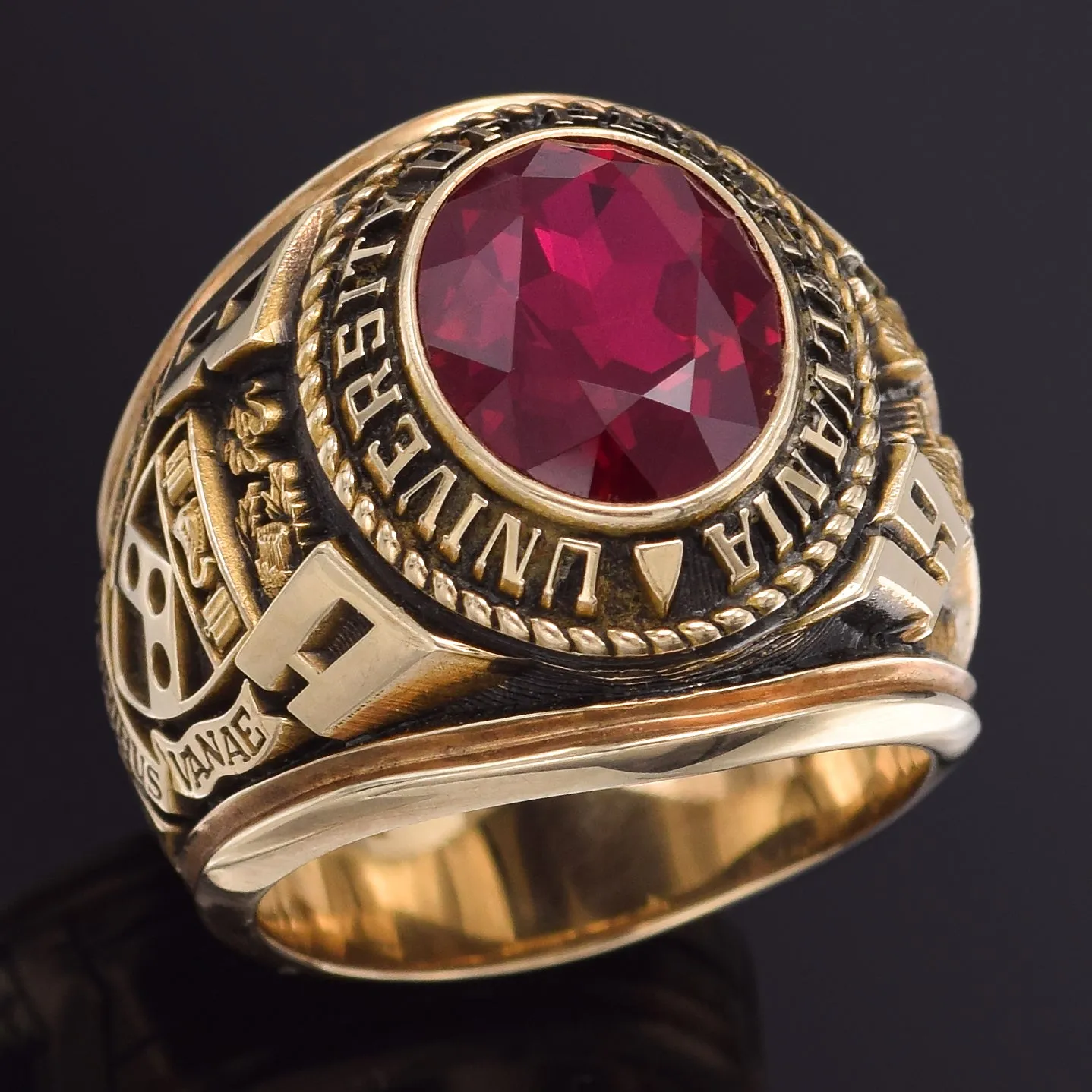 Jostens Vintage 10K Gold Lab Ruby University of Pennsylvania 1971 Class Ring