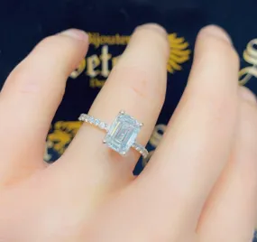 Lab grown diamond engagement ring