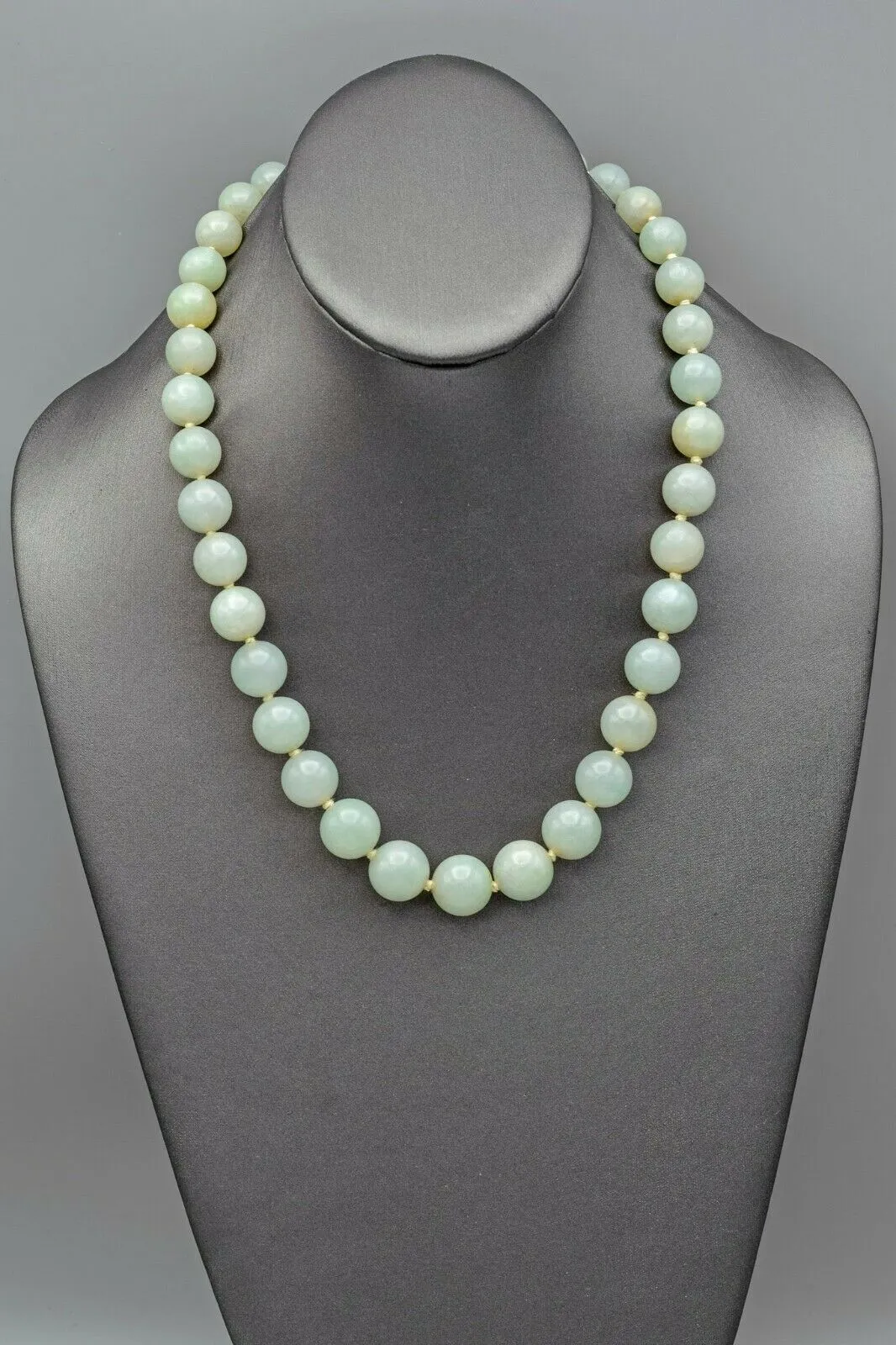 Vintage 14K Gold Large Graduated Celadon Green Jade & Pearl Beaded Necklace